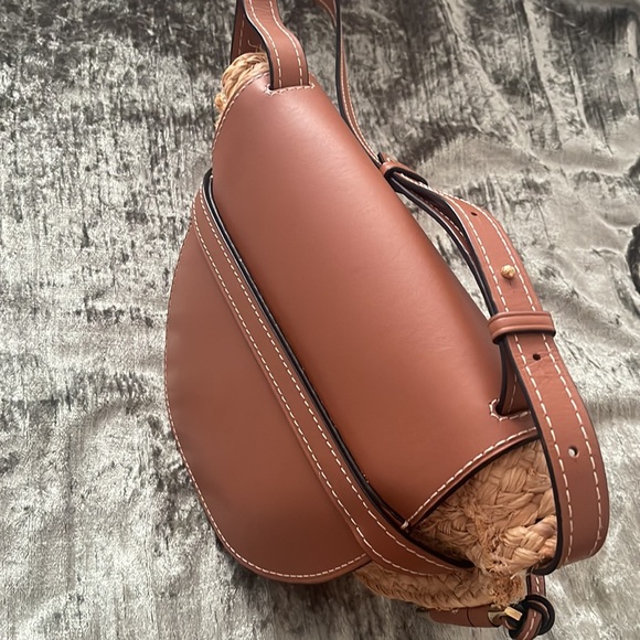 🚫SOLD🚫AUTHENTIC LOEWE GATE RAFFIA BAG - Picture 5 of 10